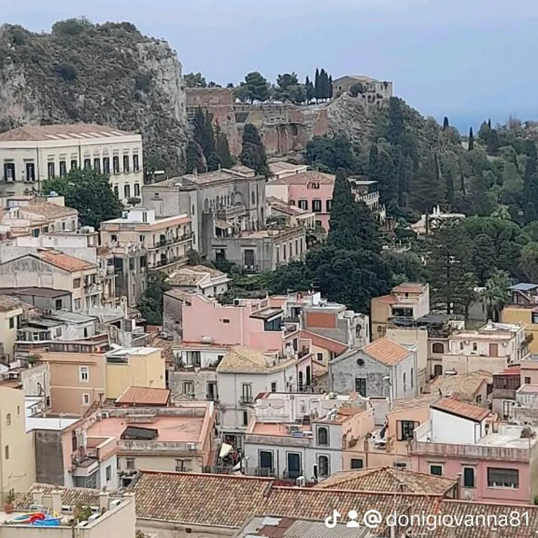 Da Giovy Villa Taormina 0*,  Italy